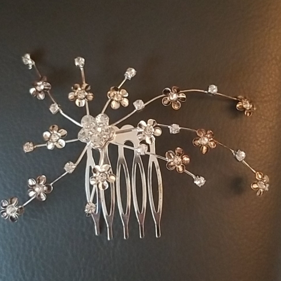 Accessories - Sparkly Hair Comb Bauble